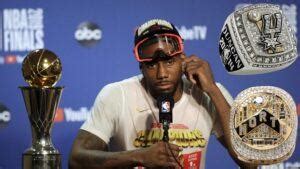 How many rings does kawhi have .